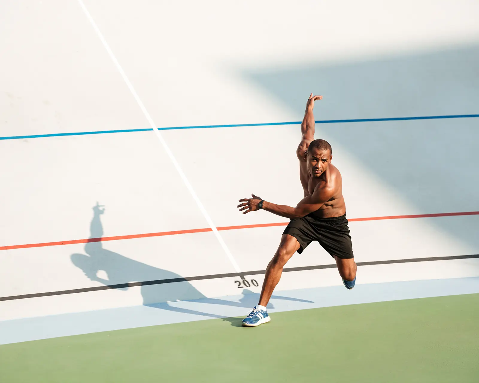 Atleta in corsa supportata dalla metodologia BlueHyS sport per il recupero.